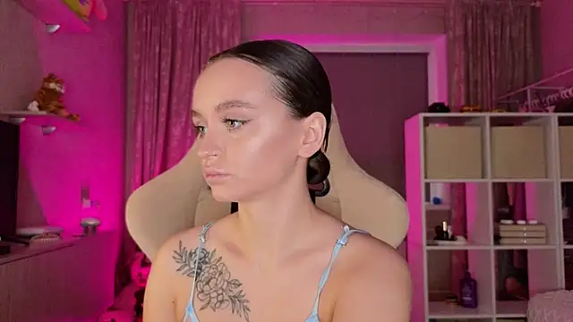 Katy perry  online show from 03-17-25, 02:41