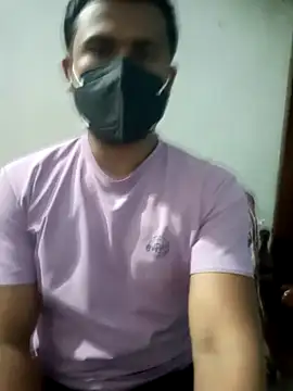 Snapshot of wildboy_simon chatting on 02-05-25, 03:31 wildboy simon online show from 02-05-25, 03:31