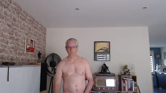 Snapshot of Goduleur69 chatting on 09-22-25, 02:52 Goduleur69 online show from 09-22-25, 02:52