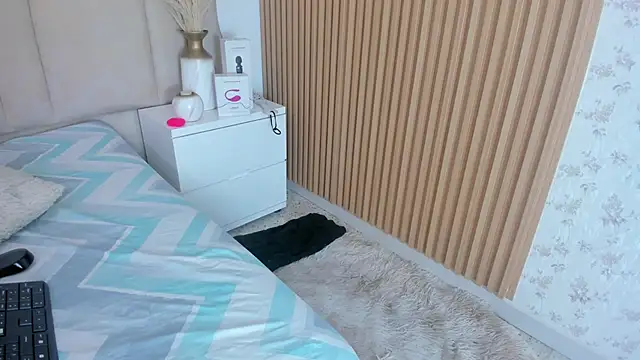 ElaEndez  online show from 02-12-25, 12:12