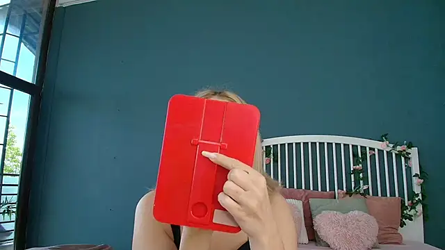 AlicePirs online show from 05-21-26, 04:19