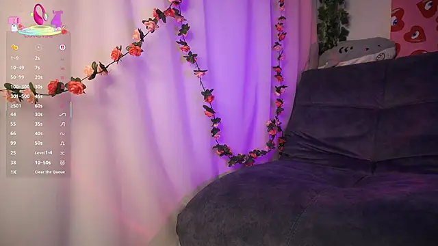 Snapshot of GlamourNova chatting on 03-22-25, 05:41 GlamourNova online show from 03-22-25, 05:41