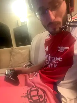 Snapshot of EE123458 chatting on 09-17-25, 10:33 EE123458 online show from 09-17-25, 10:33