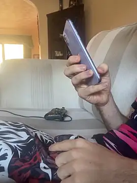 Snapshot of EE123458 chatting on 11-17-25, 12:55 EE123458 online show from 11-17-25, 12:55