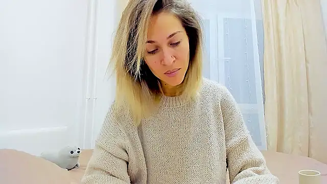 Mona Cruz online show from 12-09-24, 05:07