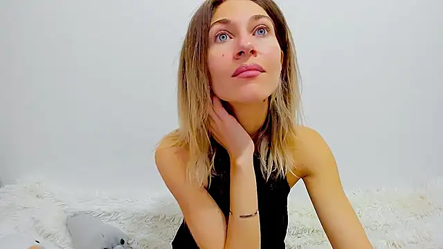 Mona Cruz online show from 01-12-25, 05:24