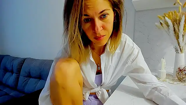 Mona Cruz online show from 01-13-25, 06:06