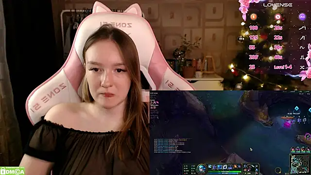 Snapshot of MoonlishSiren chatting on 01-12-25, 09:40 MoonlishSiren online show from 01-12-25, 09:40