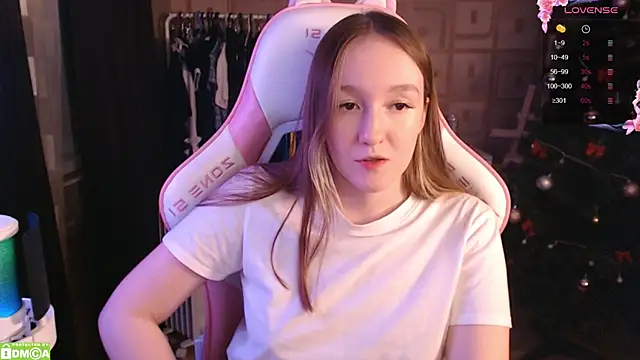 Snapshot of MoonlishSiren chatting on 01-26-25, 09:51 MoonlishSiren online show from 01-26-25, 09:51