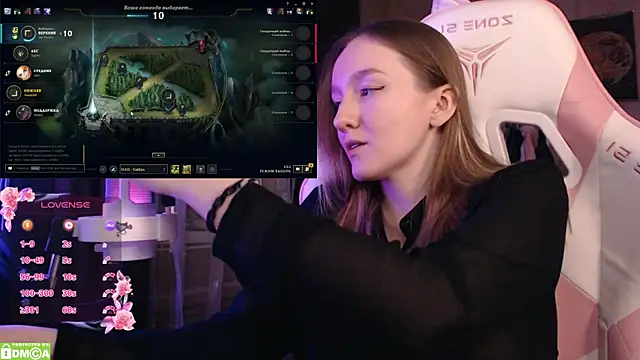 Snapshot of MoonlishSiren chatting on 02-14-25, 09:53 MoonlishSiren online show from 02-14-25, 09:53