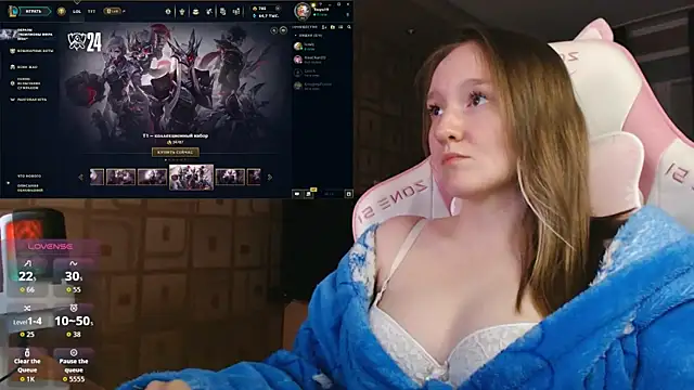 Snapshot of MoonlishSiren chatting on 09-21-25, 09:05 MoonlishSiren online show from 09-21-25, 09:05