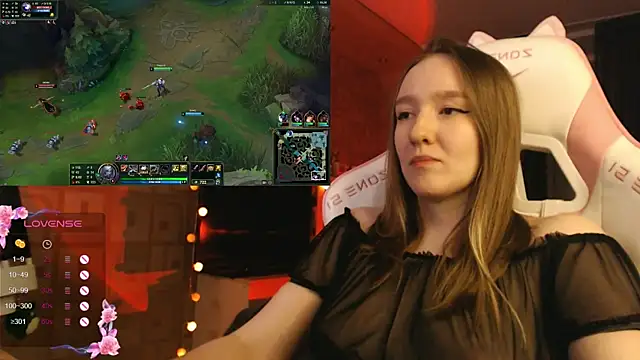 Snapshot of MoonlishSiren chatting on 10-24-25, 08:16 MoonlishSiren online show from 10-24-25, 08:16