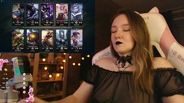 Snapshot of MoonlishSiren chatting on 10-31-25, 06:09 MoonlishSiren online show from 10-31-25, 06:09