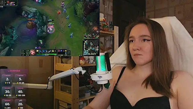 MoonlishSiren online show from 07-27-26, 01:56