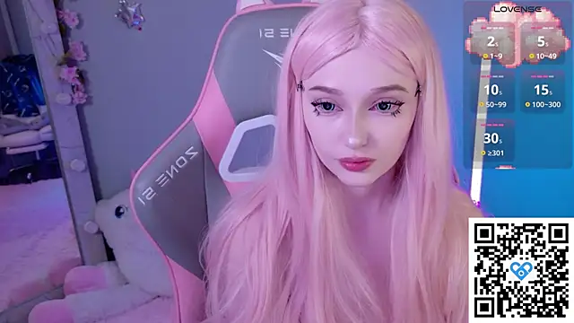 White kitty01 online show from 05-18-26, 03:07
