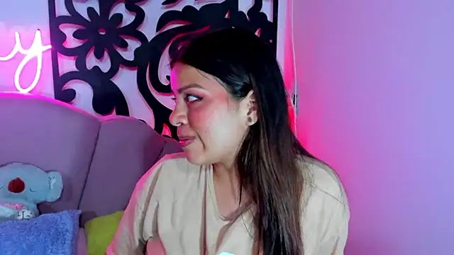 Snapshot of your_little_naughty1 chatting on 12-28-24, 03:37 your little naughty1 online show from 12-28-24, 03:37