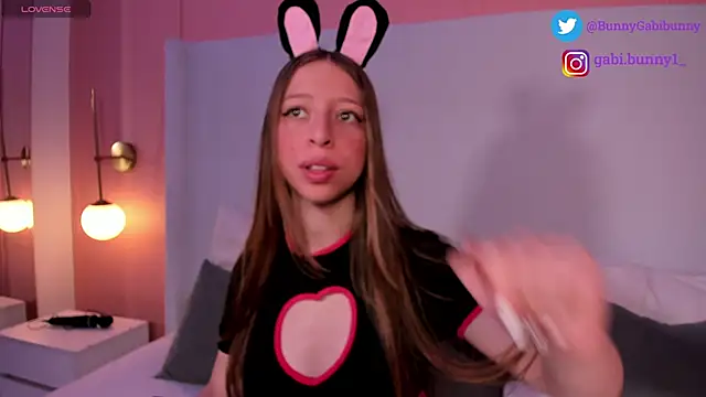 gabi bunny online show from 02-28-25, 05:04