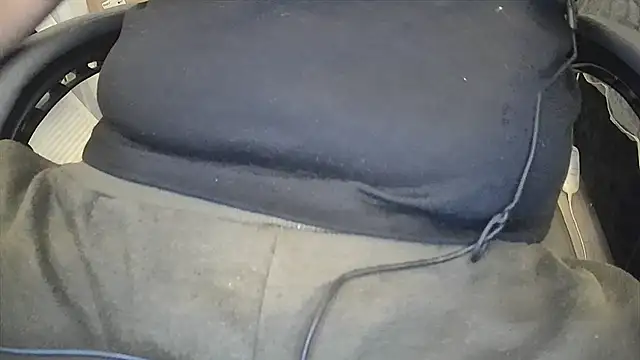 Snapshot of hallowsMIA chatting on 12-26-24, 09:04 hallowsMIA online show from 12-26-24, 09:04