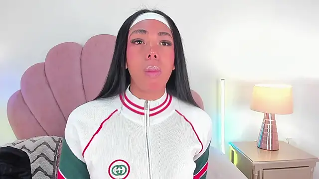 Nicole Paradise online show from 12-15-25, 12:53