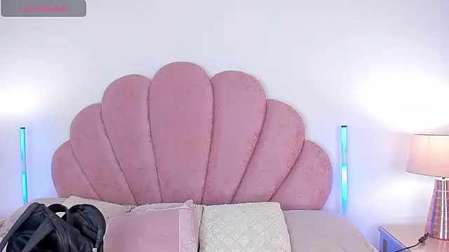 Nicole Paradise online show from 02-09-26, 01:04