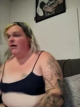 Trans Girl next door420 online show from 04-12-26, 07:19