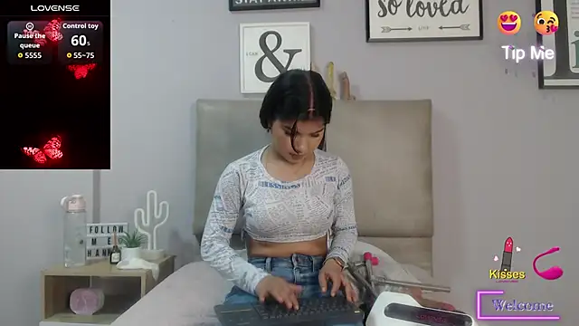 Snapshot of SophiaMeyerst chatting on 06-09-26, 02:39 SophiaMeyerst online show from 06-09-26, 02:39