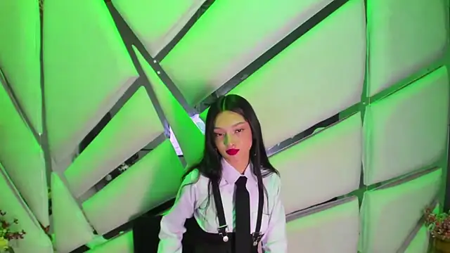 Aurora 18 online show from 11-28-25, 02:42