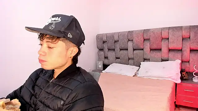 MarcusCollinss  online show from 12-04-24, 12:03