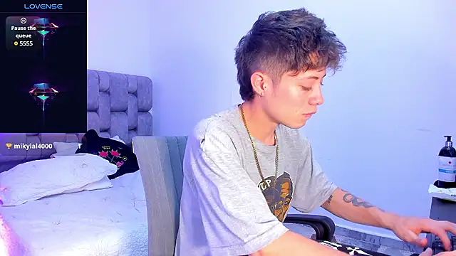 MarcusCollinss  online show from 12-07-24, 03:19