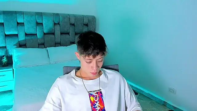 MarcusCollinss  online show from 12-12-24, 08:21