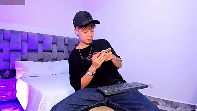 MarcusCollinss  online show from 12-28-24, 03:26