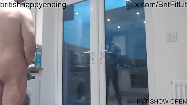 Snapshot of BritishHappyEnding chatting on 12-21-24, 04:14 BritishHappyEnding online show from 12-21-24, 04:14