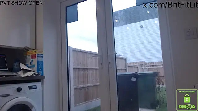 Snapshot of BritishHappyEnding chatting on 12-31-24, 10:15 BritishHappyEnding online show from 12-31-24, 10:15