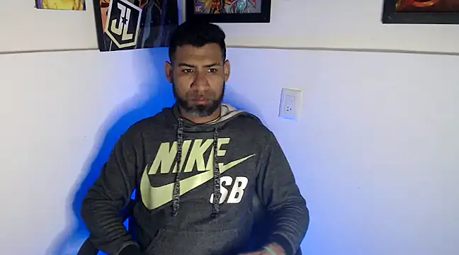 Snapshot of Enriblack92 chatting on 12-07-24, 02:20 Enriblack92 online show from 12-07-24, 02:20