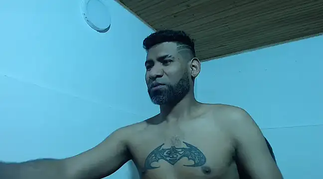 Snapshot of Enriblack92 chatting on 12-14-24, 10:28 Enriblack92 online show from 12-14-24, 10:28