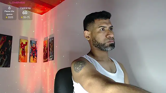 Snapshot of Enriblack92 chatting on 12-18-24, 03:33 Enriblack92 online show from 12-18-24, 03:33