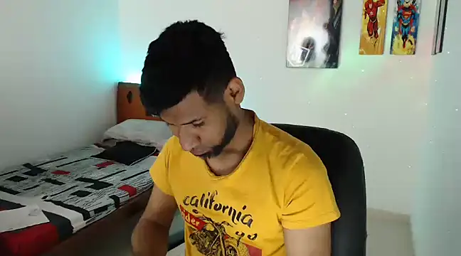 Snapshot of Enriblack92 chatting on 12-24-24, 02:33 Enriblack92 online show from 12-24-24, 02:33