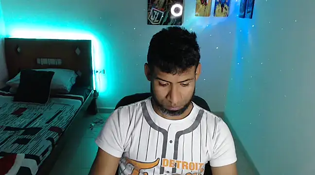 Snapshot of Enriblack92 chatting on 12-26-24, 08:11 Enriblack92 online show from 12-26-24, 08:11