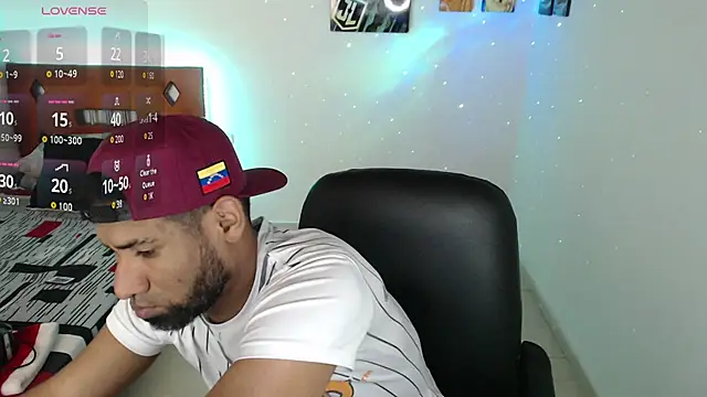 Snapshot of Enriblack92 chatting on 12-26-24, 11:46 Enriblack92 online show from 12-26-24, 11:46