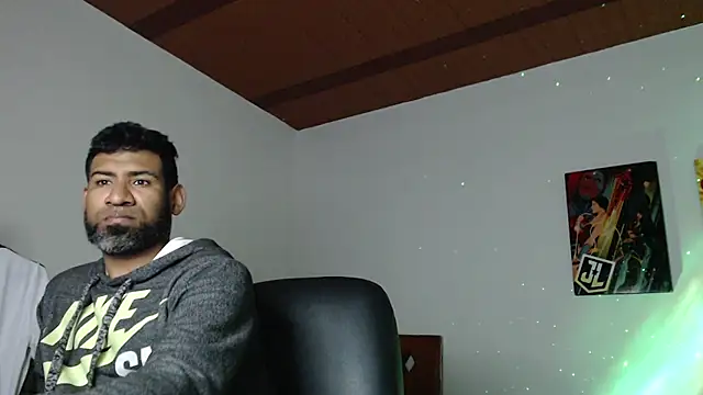 Snapshot of Enriblack92 chatting on 12-28-24, 07:33 Enriblack92 online show from 12-28-24, 07:33