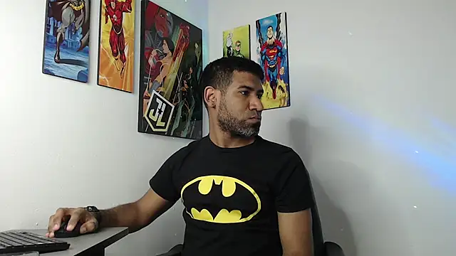 Snapshot of Enriblack92 chatting on 01-16-25, 12:23 Enriblack92 online show from 01-16-25, 12:23