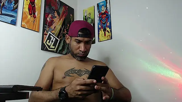 Snapshot of Enriblack92 chatting on 01-16-25, 03:45 Enriblack92 online show from 01-16-25, 03:45