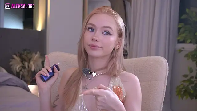 LexieLoree online show from 05-27-26, 03:03