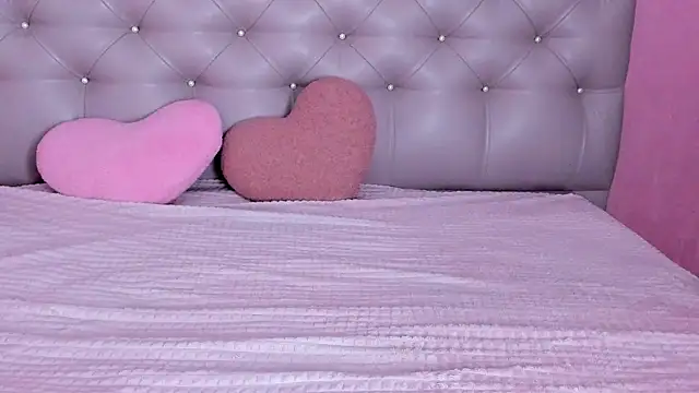 lulu wolf online show from 12-31-24, 04:27