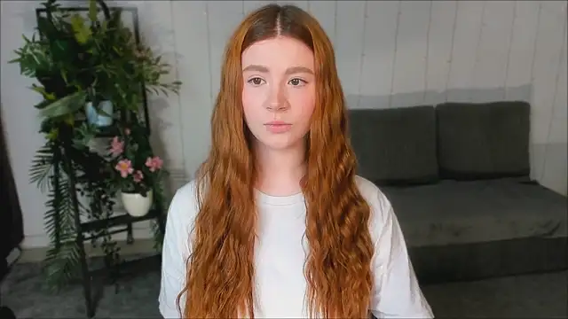 Snapshot of Freckle_Diyana chatting on 02-27-25, 10:31 Freckle Diyana online show from 02-27-25, 10:31