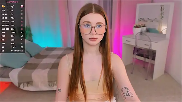 Snapshot of Freckle_Diyana chatting on 03-22-25, 10:15 Freckle Diyana online show from 03-22-25, 10:15