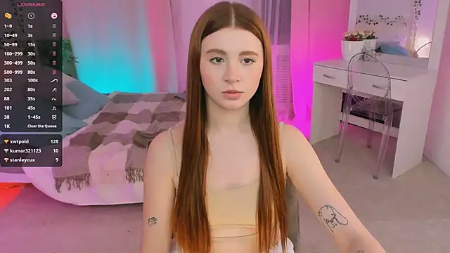 Snapshot of Freckle_Diyana chatting on 03-23-25, 01:20 Freckle Diyana online show from 03-23-25, 01:20