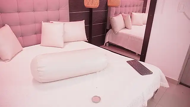 Bella TS  online show from 02-26-26, 10:31