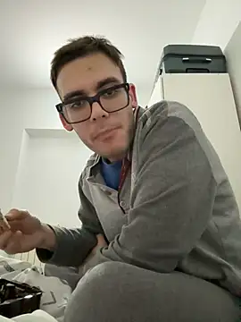 Snapshot of sperakevin98 chatting on 11-06-25, 02:12 sperakevin98 online show from 11-06-25, 02:12