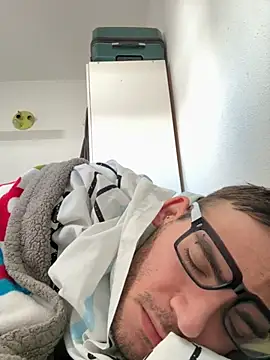 Snapshot of sperakevin98 chatting on 11-09-25, 01:53 sperakevin98 online show from 11-09-25, 01:53